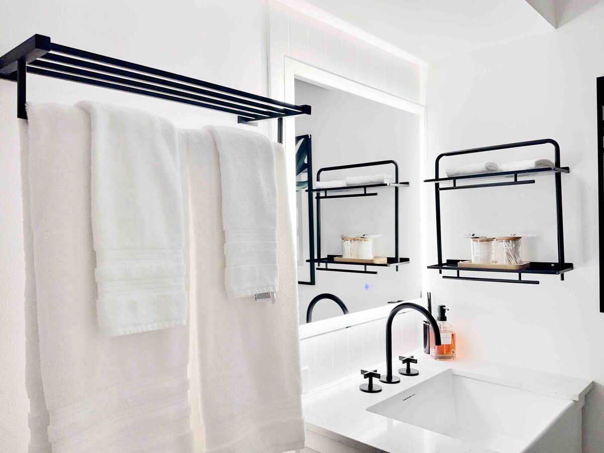 Exquisite Boutique Studio in Central Waikiki