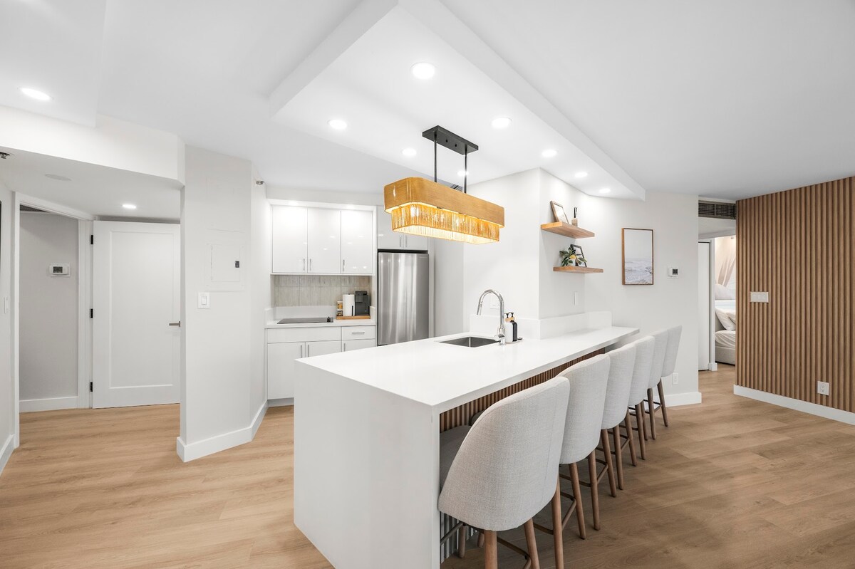 29F-Financial District-Harbor View-1BR w/Parking