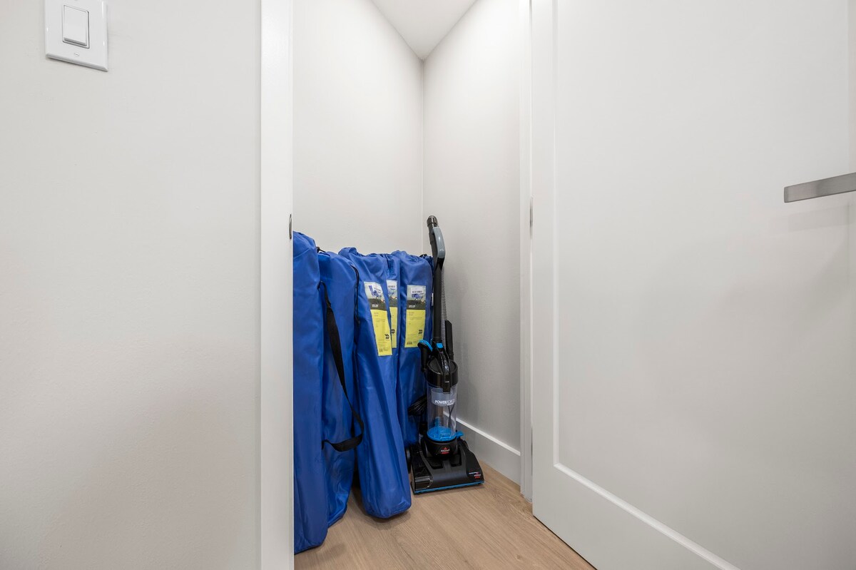29F-Financial District-Harbor View-1BR w/Parking