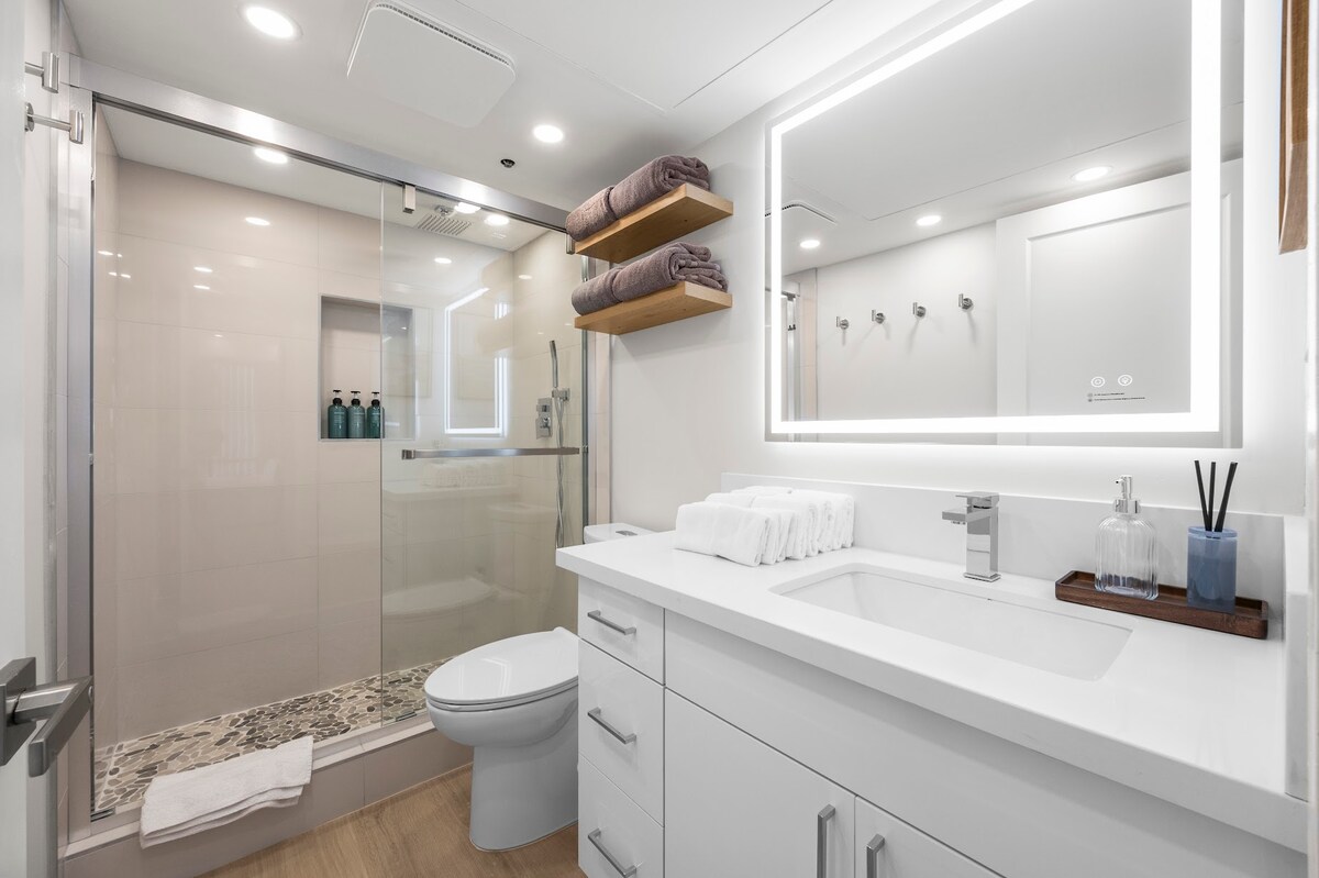 29F-Financial District-Harbor View-1BR w/Parking