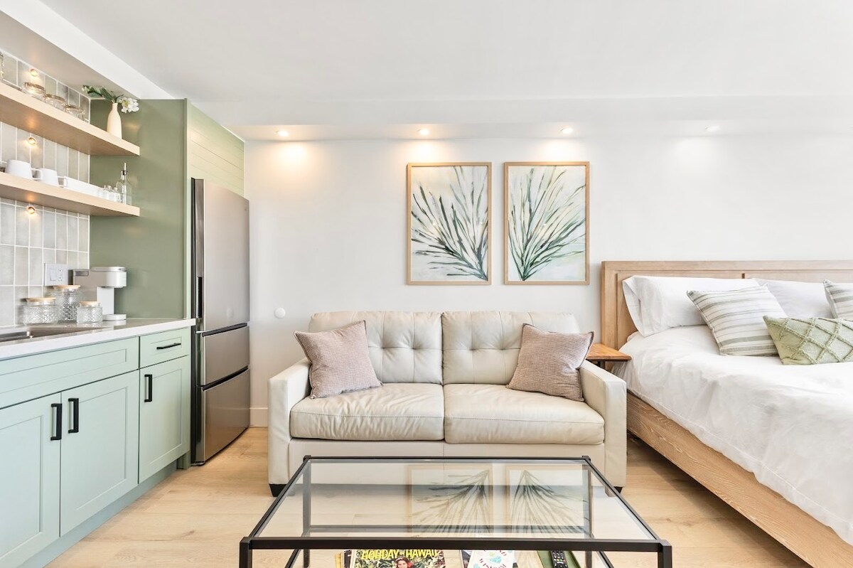 New! Elegant King Studio-Waikiki Beach w/Parking