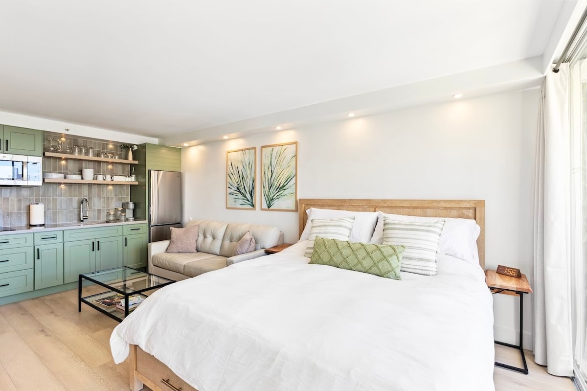 New! Elegant King Studio-Waikiki Beach w/Parking