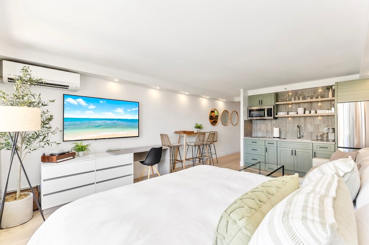 New! Elegant King Studio-Waikiki Beach w/Parking