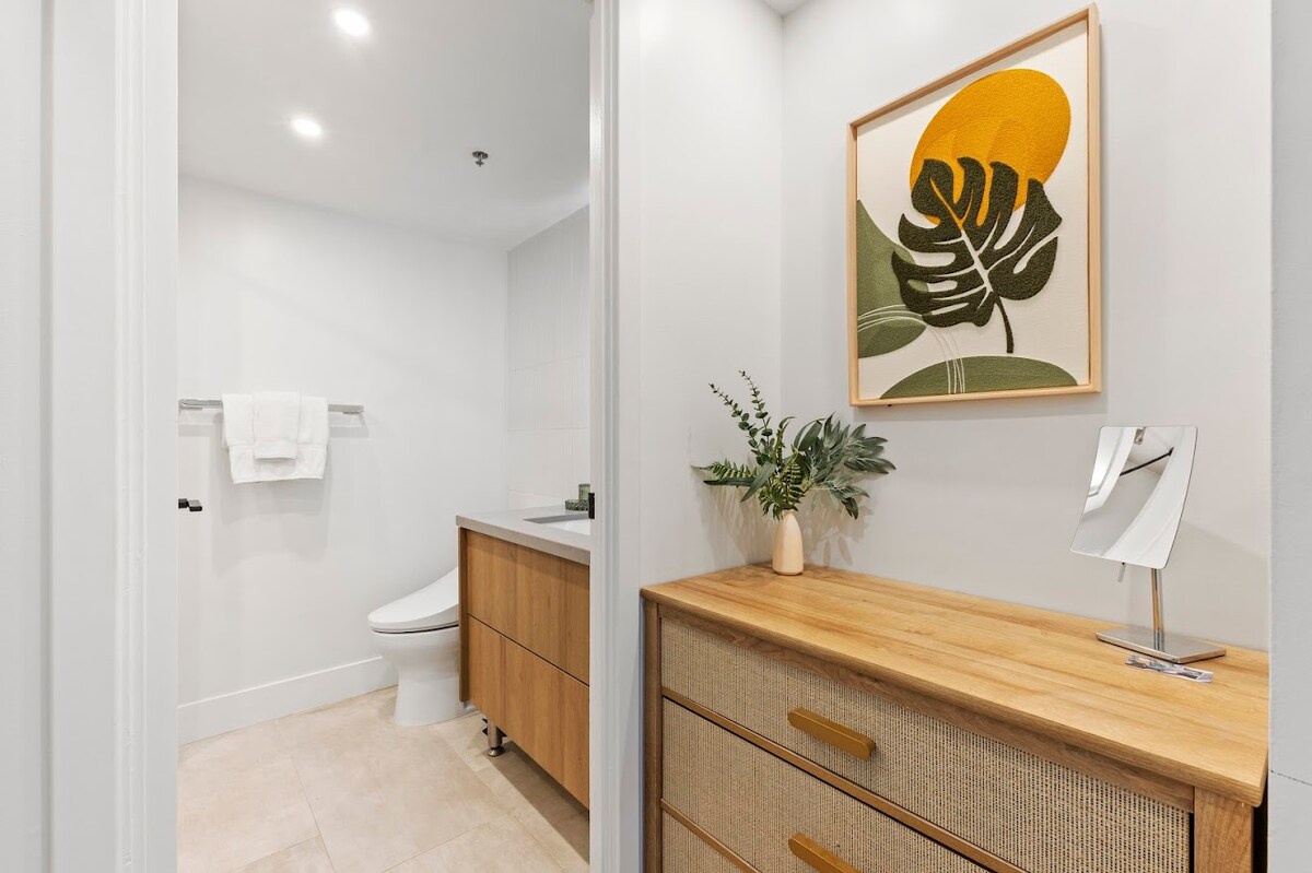 New! Elegant King Studio-Waikiki Beach w/Parking