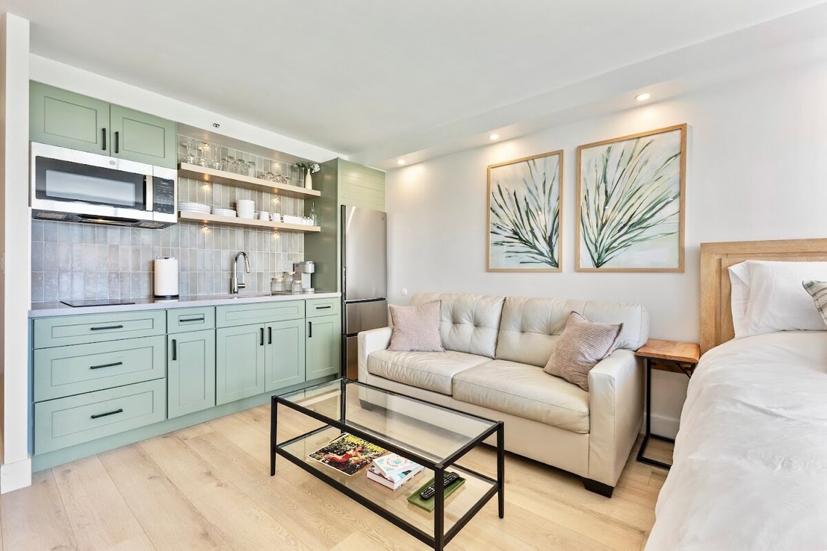 New! Elegant King Studio-Waikiki Beach w/Parking
