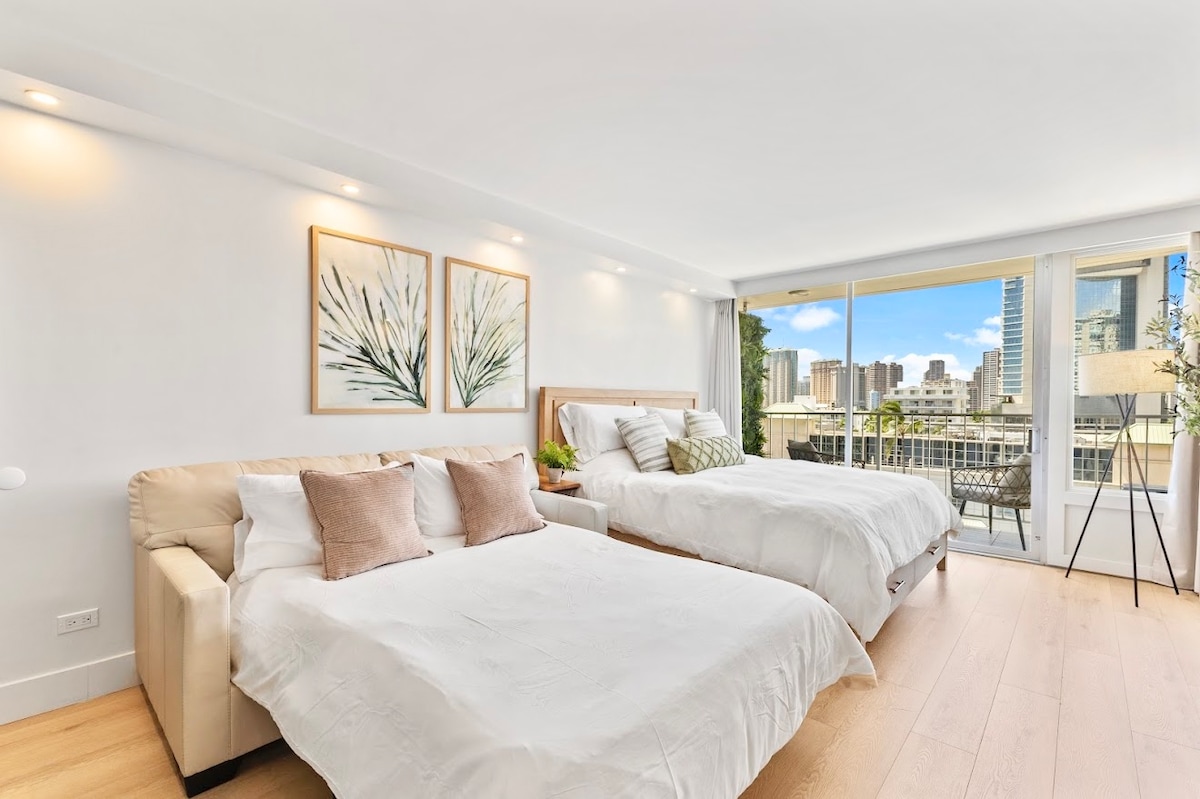 New! Elegant King Studio-Waikiki Beach w/Parking