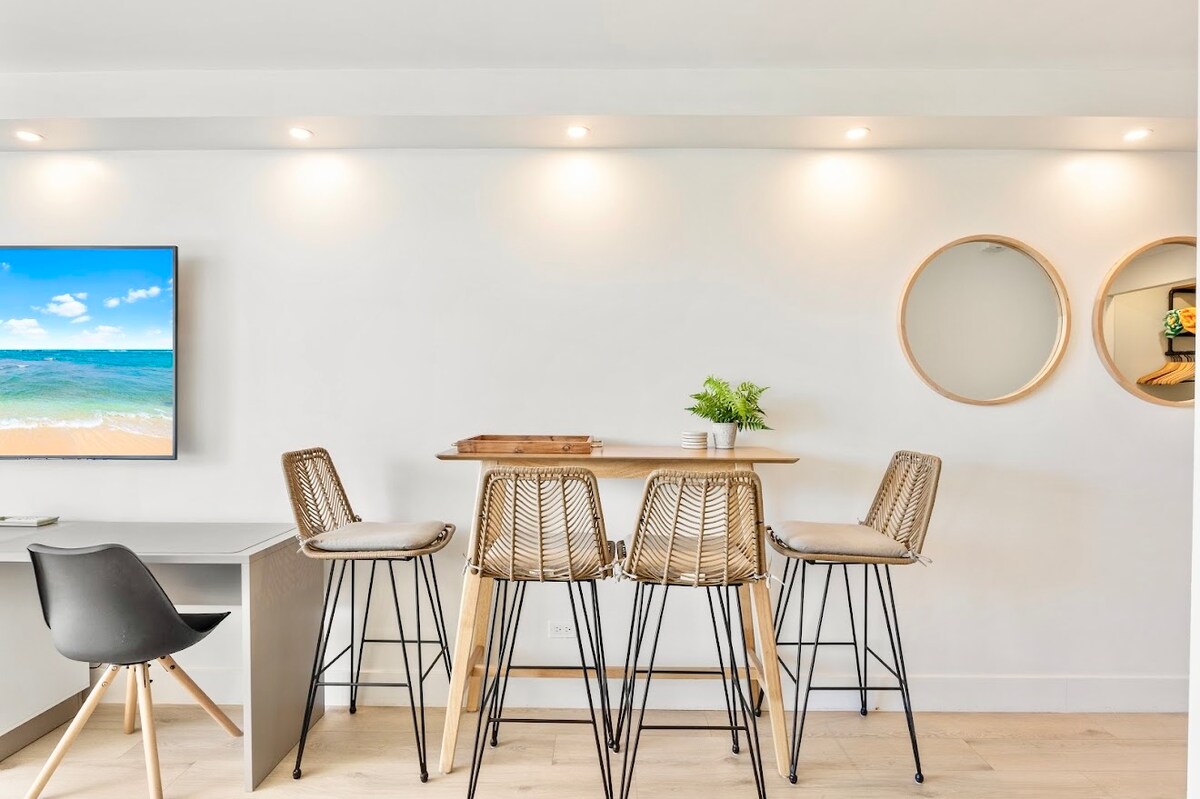 New! Elegant King Studio-Waikiki Beach w/Parking